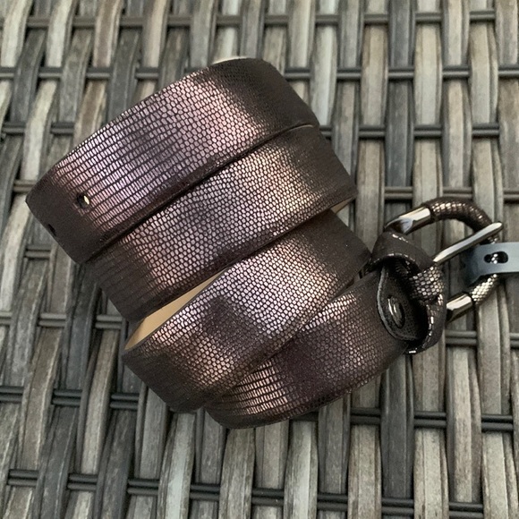 KENNETH COLE REACTION Metallic Snakeskin Print Pewter Belt - Picture 3 of 9